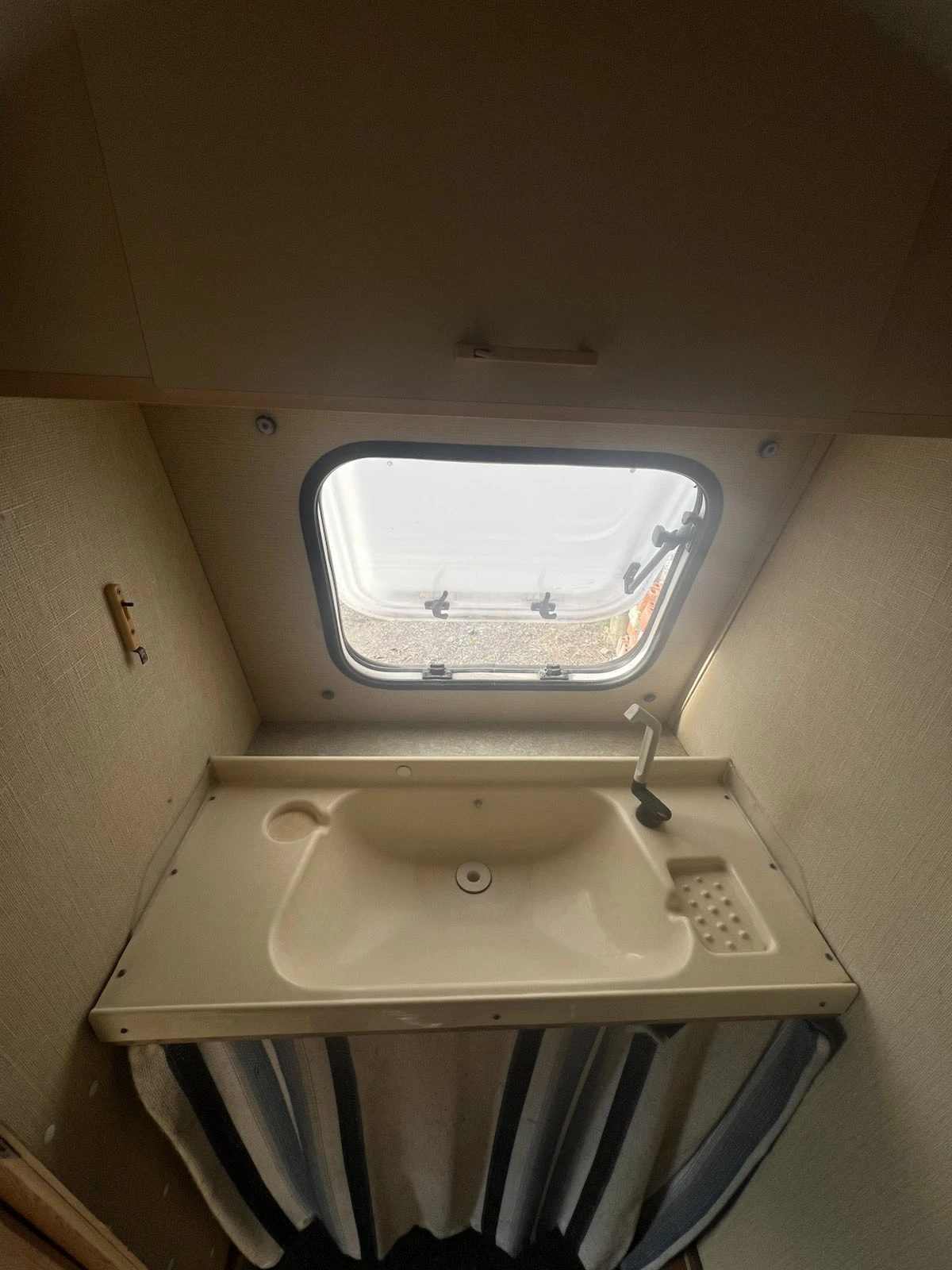 Каравана KIP Greenline, снимка 6 - Каравани и кемпери - 53829572