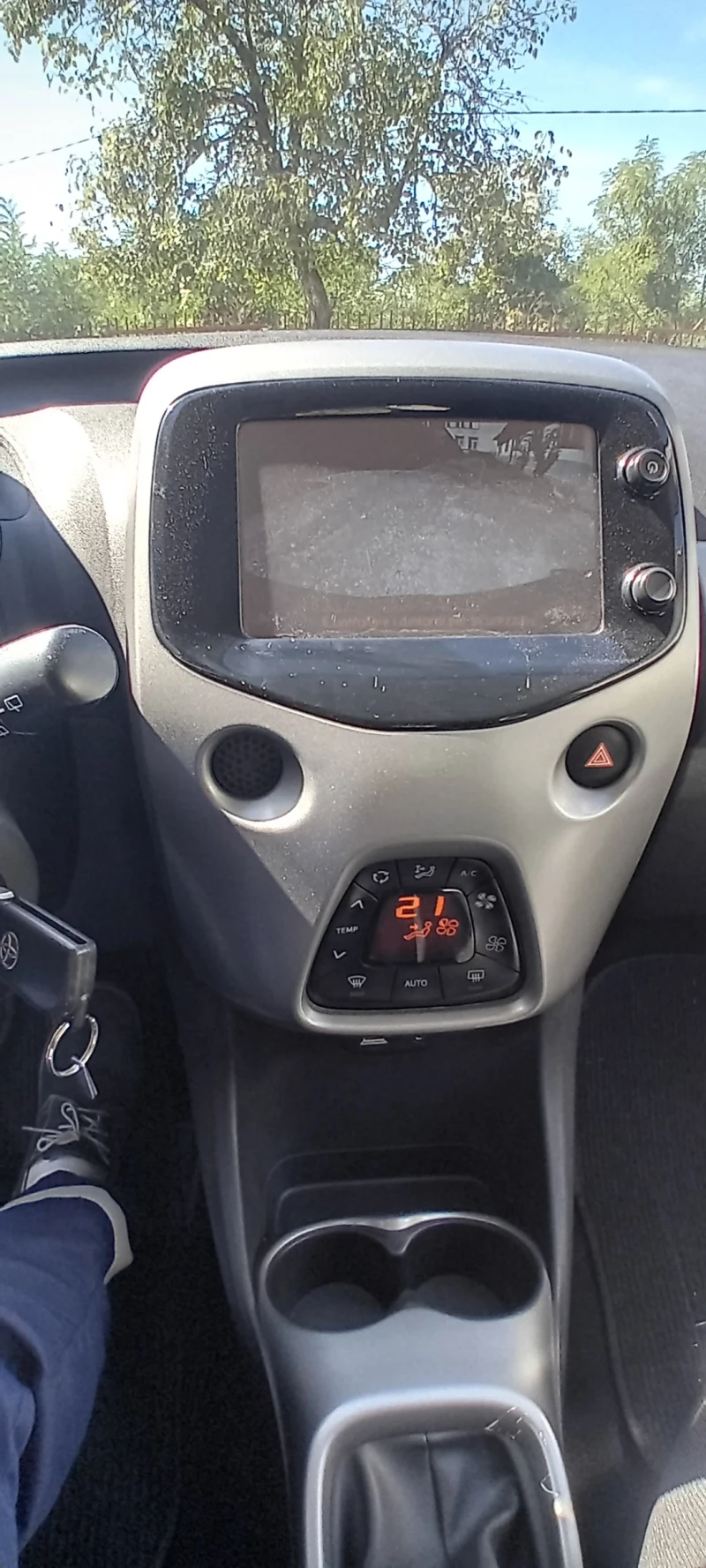 Toyota Aygo Aigo 1.0i navi , снимка 17 - Автомобили и джипове - 47725588