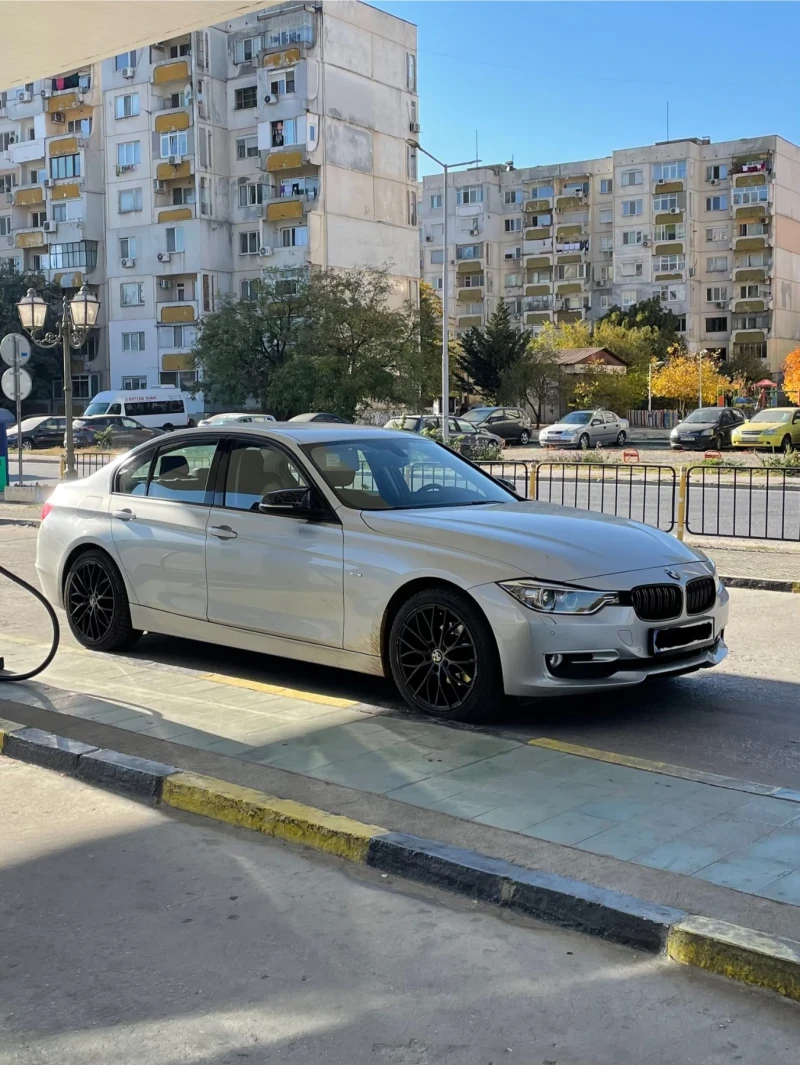 BMW 320 Сменена верига | Carplay | Амбиентно осветление, снимка 1 - Автомобили и джипове - 49395885