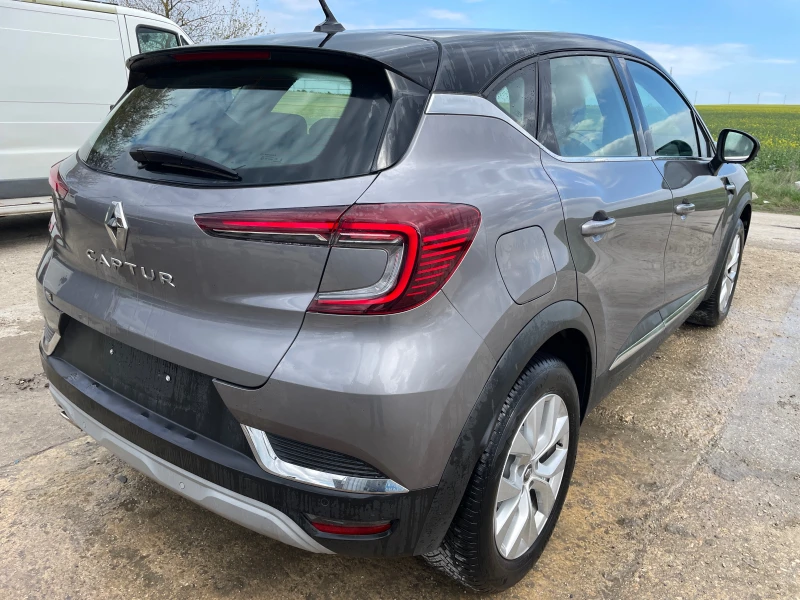 Renault Captur 1.3TCe, снимка 4 - Автомобили и джипове - 49851144