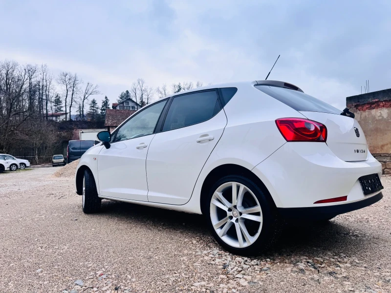 Seat Ibiza 1.4i* Стария мотор* ТОП, снимка 5 - Автомобили и джипове - 52593873