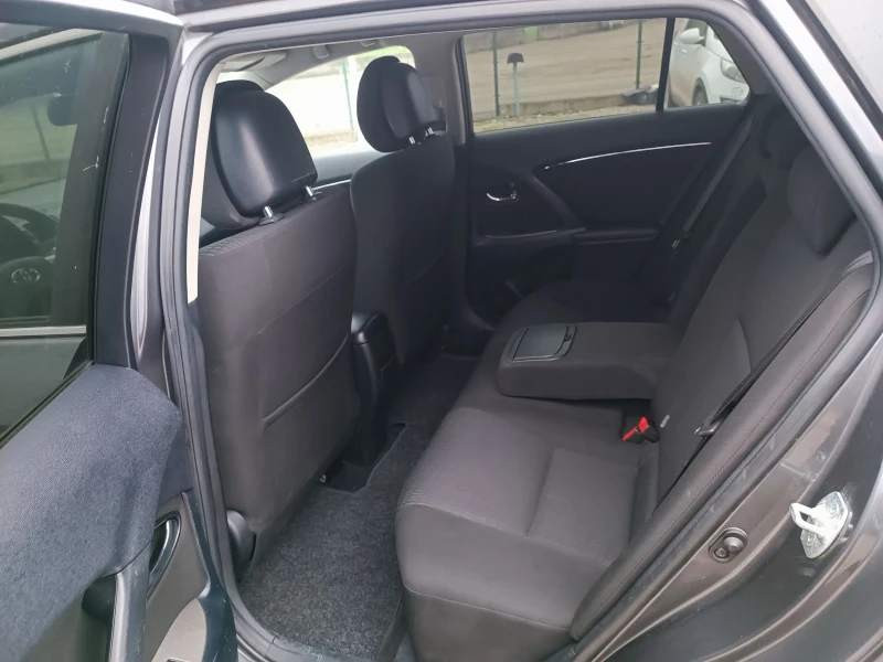 Toyota Avensis 2.0i-152кс-ШВЕЙЦАРИЯ-РЪЧКА-6ск, снимка 10 - Автомобили и джипове - 52698514