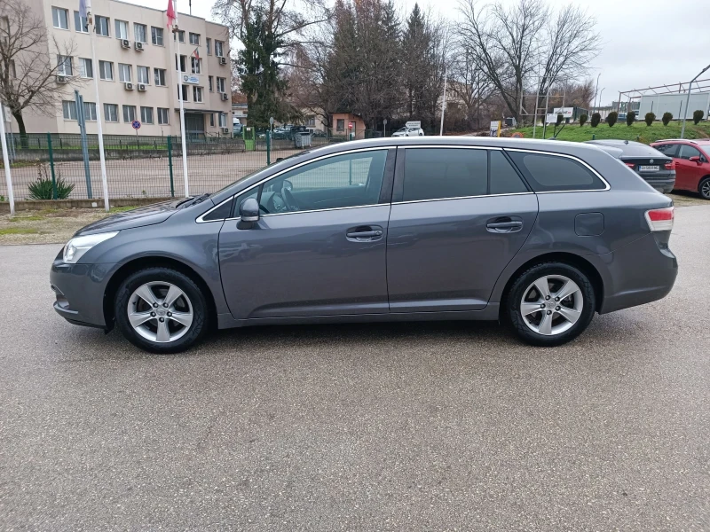 Toyota Avensis 2.0i-152кс-ШВЕЙЦАРИЯ-РЪЧКА-6ск, снимка 6 - Автомобили и джипове - 52698514