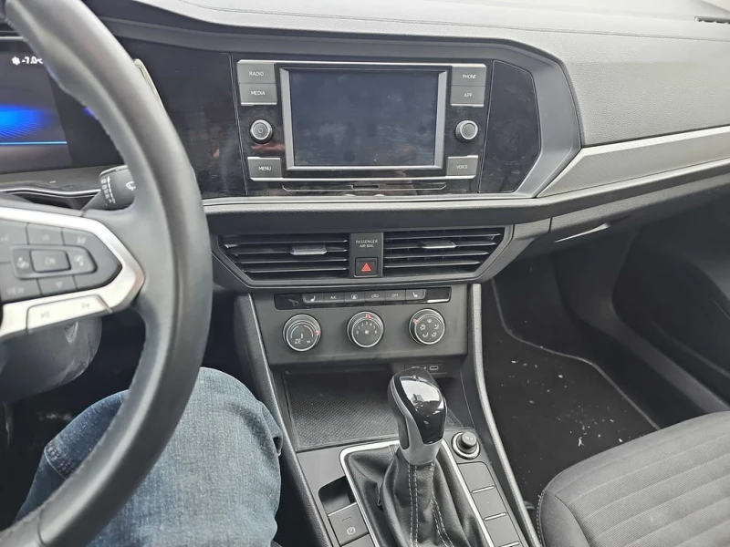 VW Jetta 2024 Trendline * CARFAX * БЕЗ ПЪРВОНАЧАЛНА ВНОСКА, снимка 9 - Автомобили и джипове - 52879739