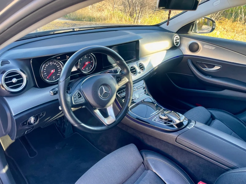 Mercedes-Benz E 220 Avantgarde, снимка 7 - Автомобили и джипове - 52933466