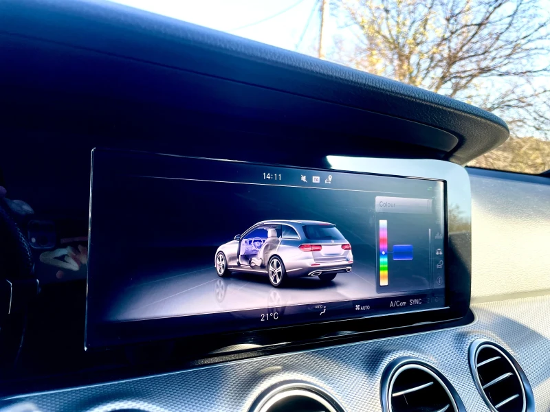 Mercedes-Benz E 220 Avantgarde, снимка 11 - Автомобили и джипове - 52933466