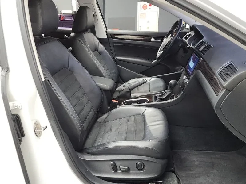 VW Passat 2.0 Tdi B7, снимка 11 - Автомобили и джипове - 53414027