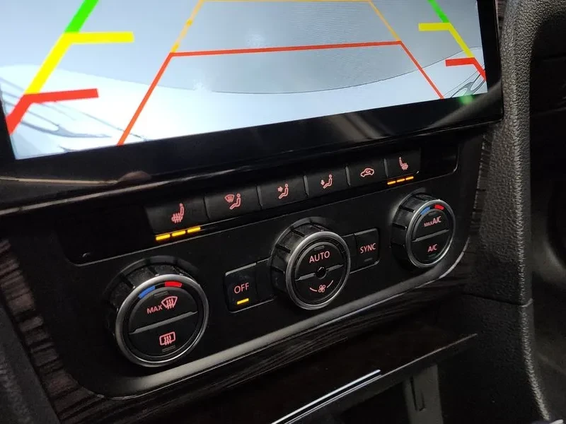 VW Passat 2.0 Tdi B7, снимка 16 - Автомобили и джипове - 53414027