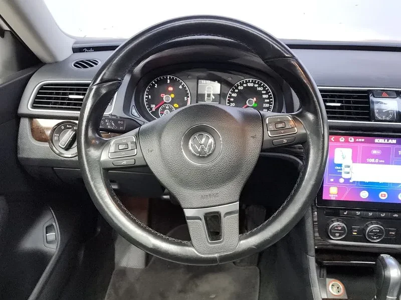 VW Passat 2.0 Tdi B7, снимка 13 - Автомобили и джипове - 53414027