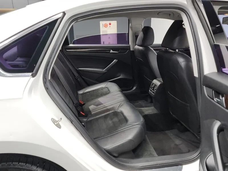 VW Passat 2.0 Tdi B7, снимка 12 - Автомобили и джипове - 53414027