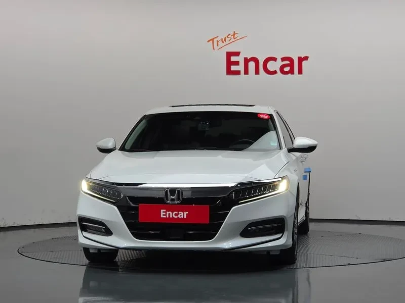 Honda Accord 2.0 Hybrid Touring, снимка 3 - Автомобили и джипове - 55921627