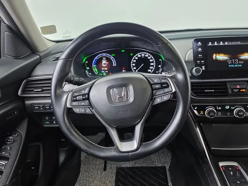 Honda Accord 2.0 Hybrid Touring, снимка 13 - Автомобили и джипове - 55921627