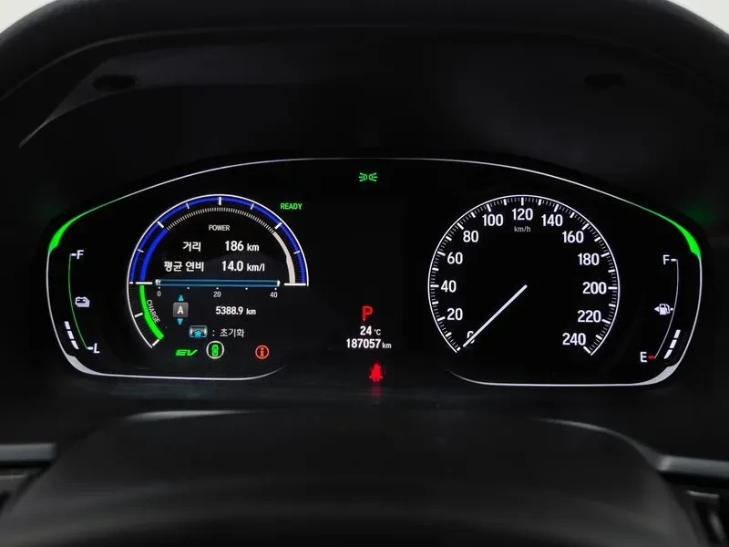 Honda Accord 2.0 Hybrid Touring, снимка 8 - Автомобили и джипове - 55921627