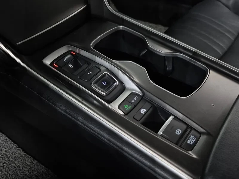 Honda Accord 2.0 Hybrid Touring, снимка 9 - Автомобили и джипове - 55921627
