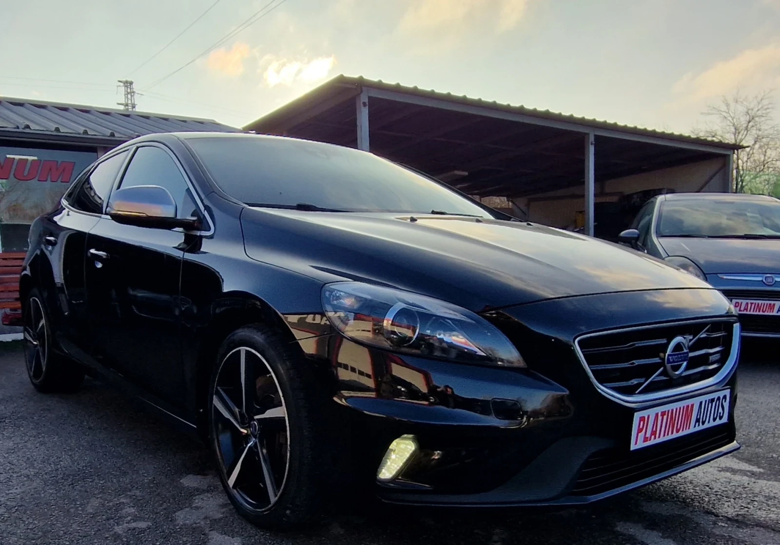 Volvo V40 2.D/R DESIGN/190K.C/UNIKAT - изображение 3