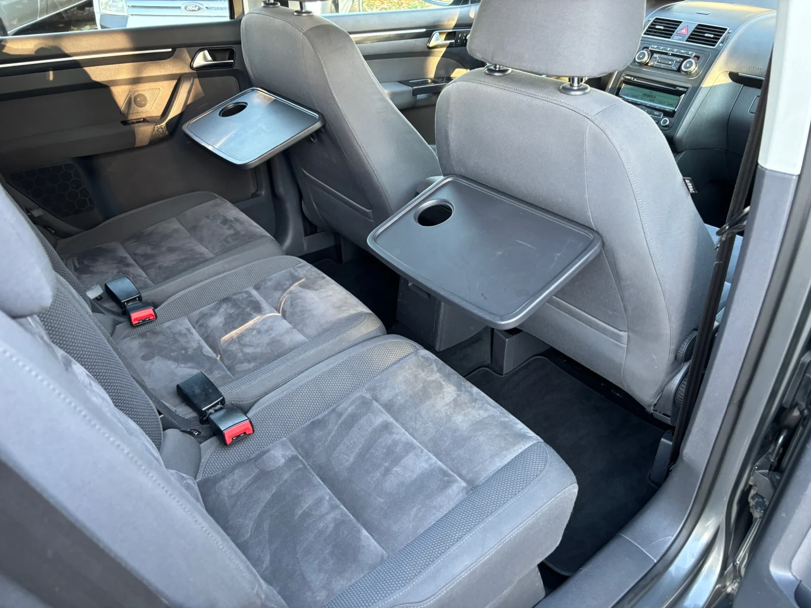 VW Touran 2011+ LED+ 1.6TDI+ 105+ 7МЕСТА+ 6СК+ КАТО НОВ | Mobile.bg — изображение 15