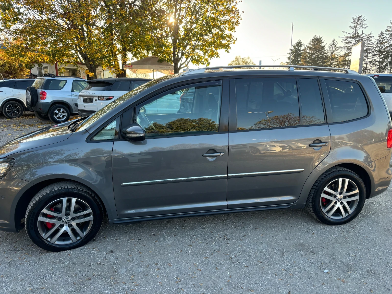 VW Touran 2011+ LED+ 1.6TDI+ 105+ 7МЕСТА+ 6СК+ КАТО НОВ - изображение 7