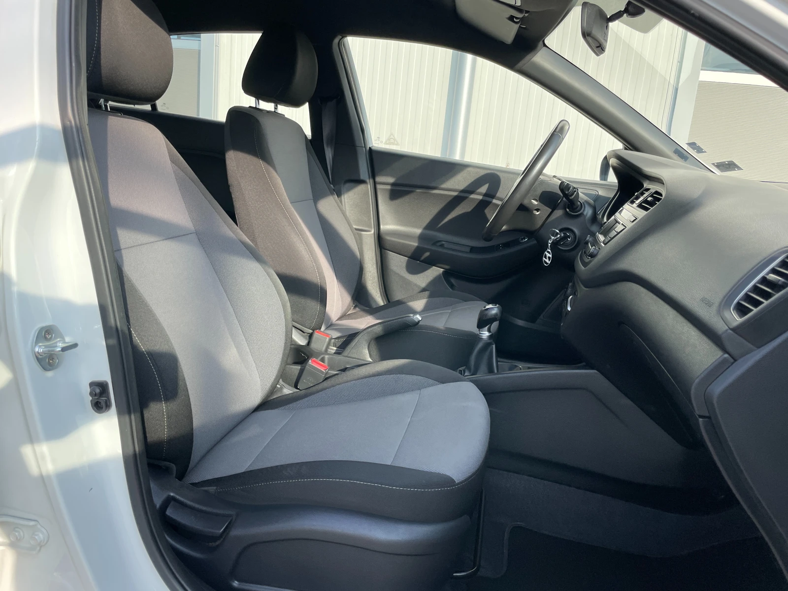 Hyundai I20    Euro 6B | Mobile.bg   12