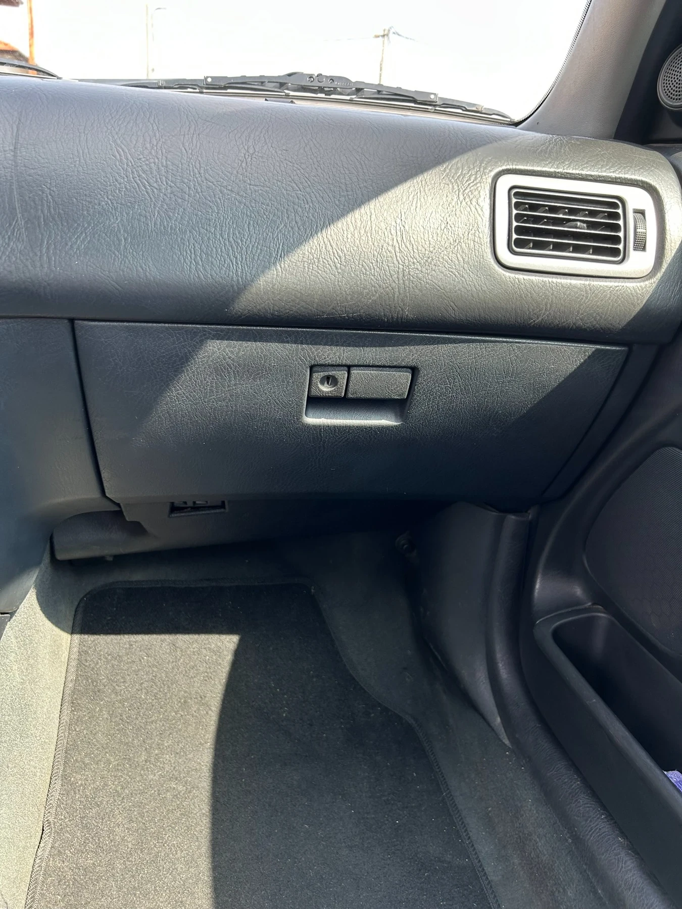 Toyota Avensis T-22 - изображение 10