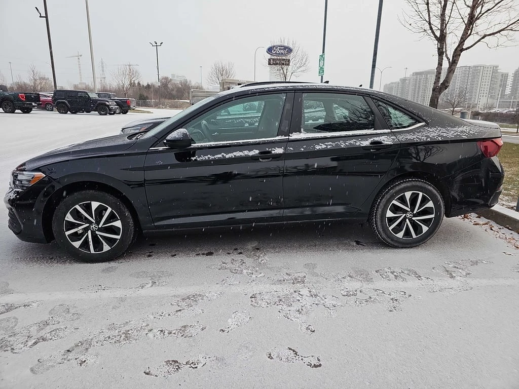 VW Jetta 2024 Trendline * CARFAX * БЕЗ ПЪРВОНАЧАЛНА ВНОСКА - изображение 3