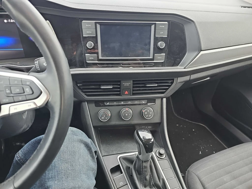 VW Jetta 2024 Trendline * CARFAX * БЕЗ ПЪРВОНАЧАЛНА ВНОСКА - изображение 9