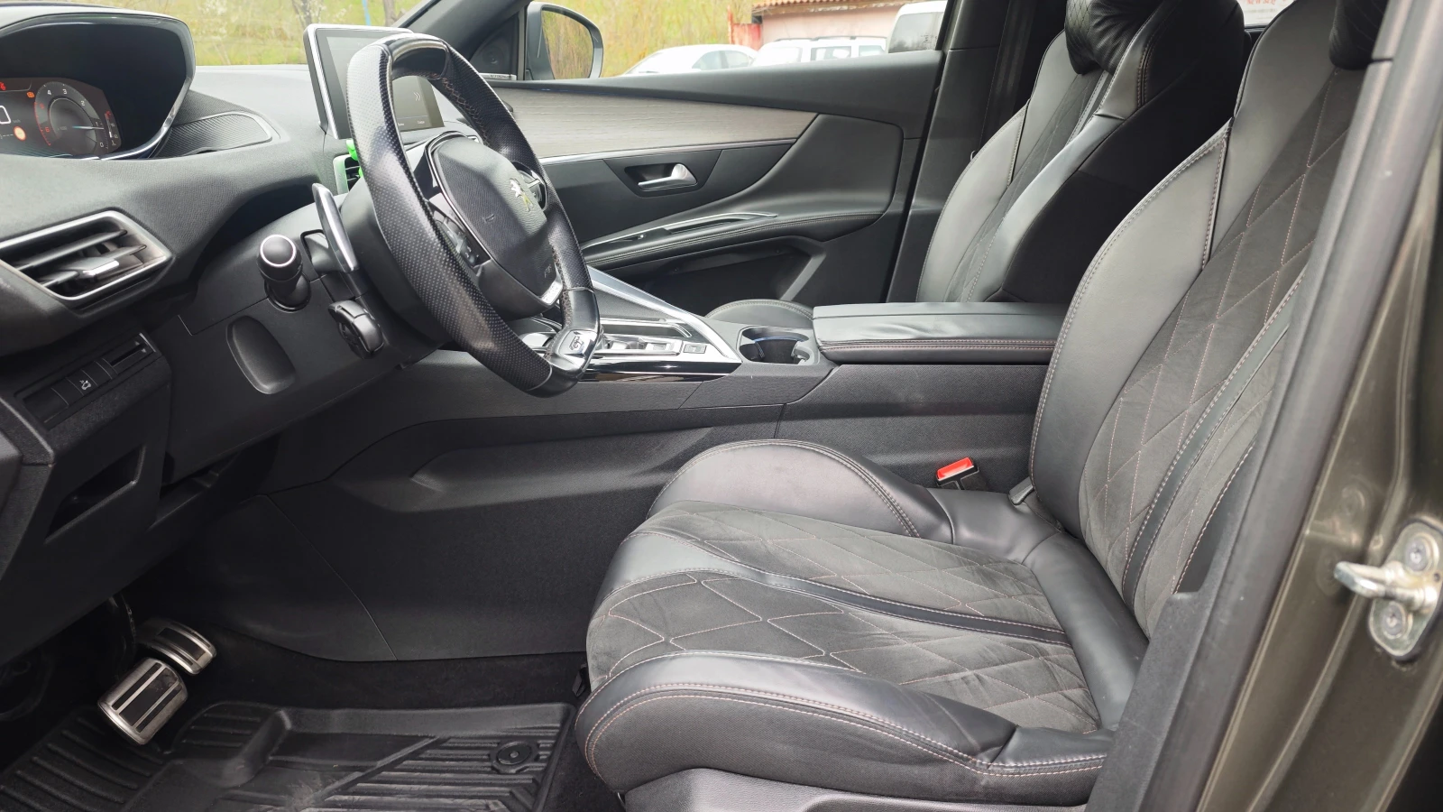 Peugeot 5008 GT, снимка 11 - Автомобили и джипове - 54136246