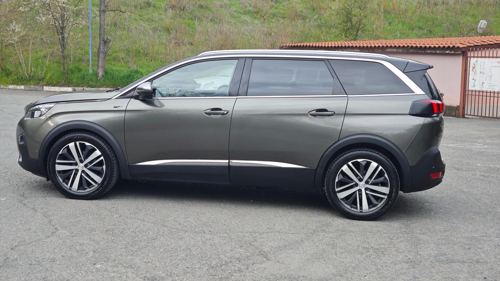 Peugeot 5008 GT, снимка 8 - Автомобили и джипове - 54136246