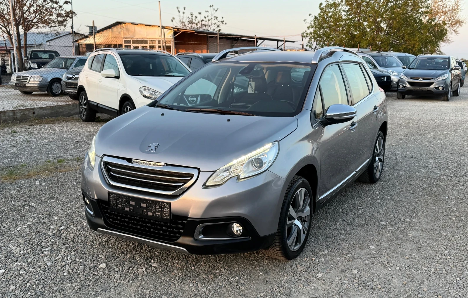 Peugeot 2008 1.6e-Hdi 92kc * ALLURE * NAVI * 