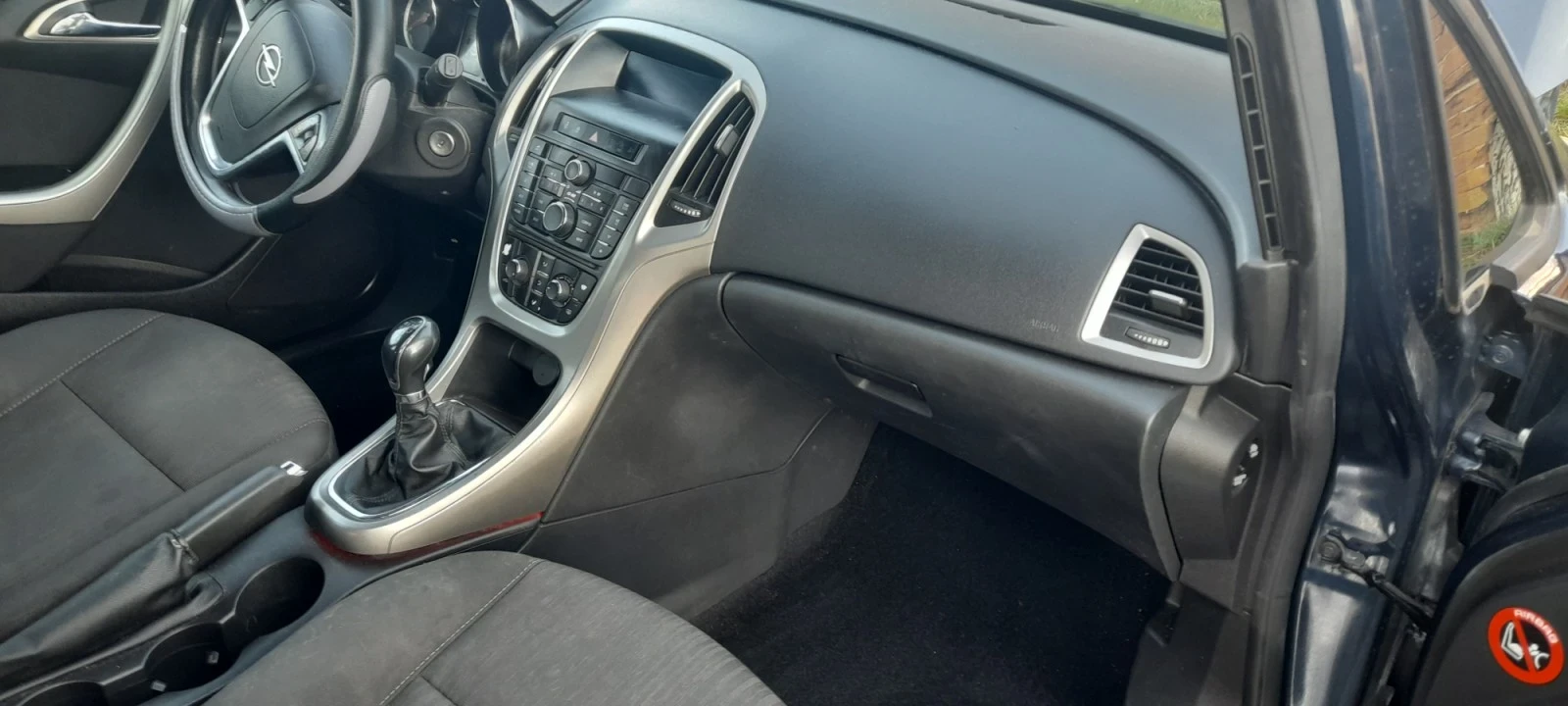 Opel Astra J, снимка 5 - Автомобили и джипове - 55427373