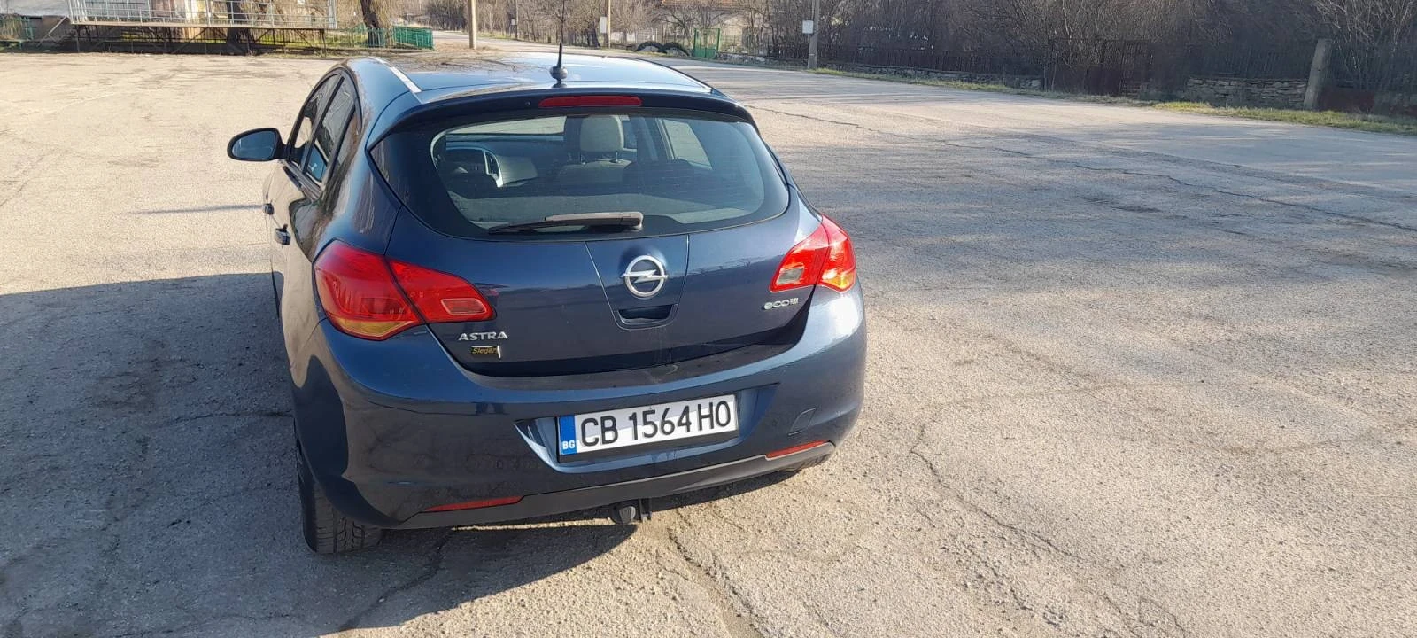 Opel Astra J, снимка 2 - Автомобили и джипове - 55427373