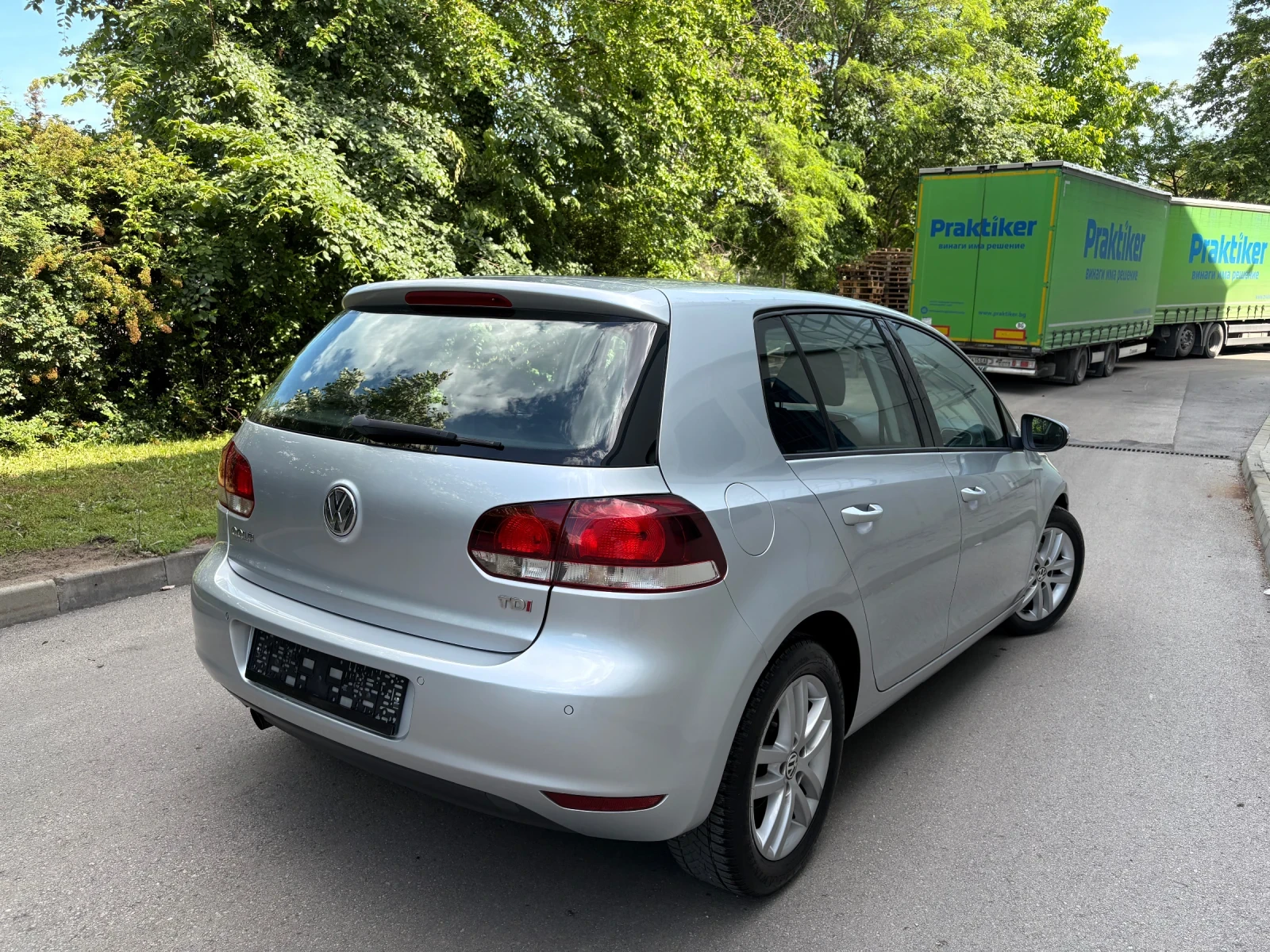 VW Golf 1.6 TDI HIGHLINE, снимка 3 - Автомобили и джипове - 54825933