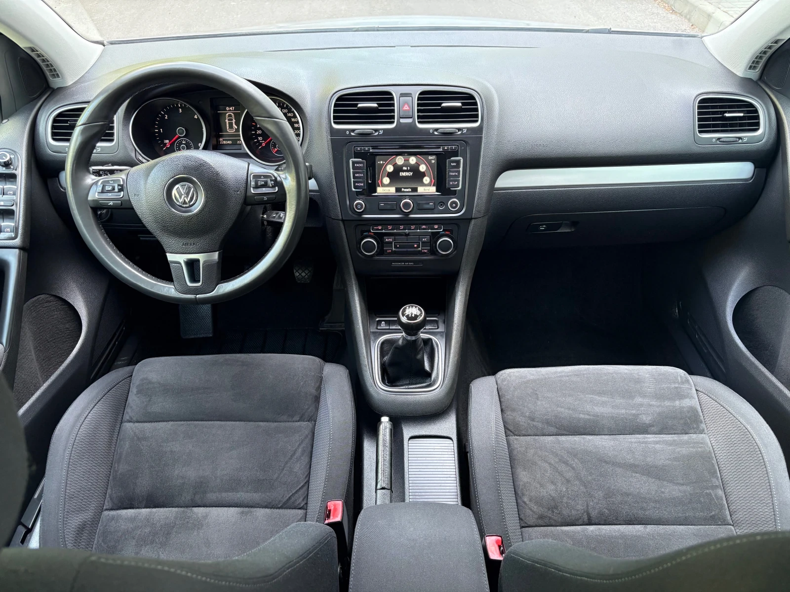 VW Golf 1.6 TDI HIGHLINE, снимка 7 - Автомобили и джипове - 54825933