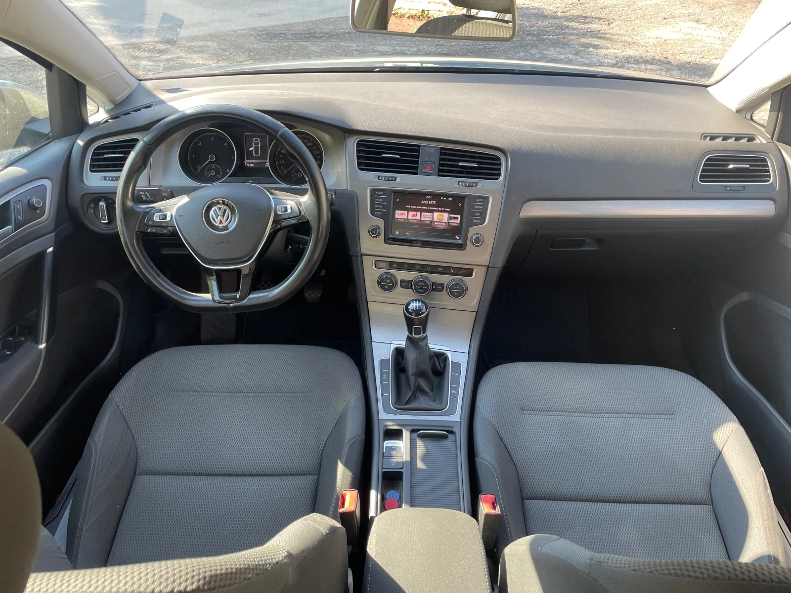 VW Golf Variant 1.6TDI Europ 6b, снимка 10 - Автомобили и джипове - 54856924