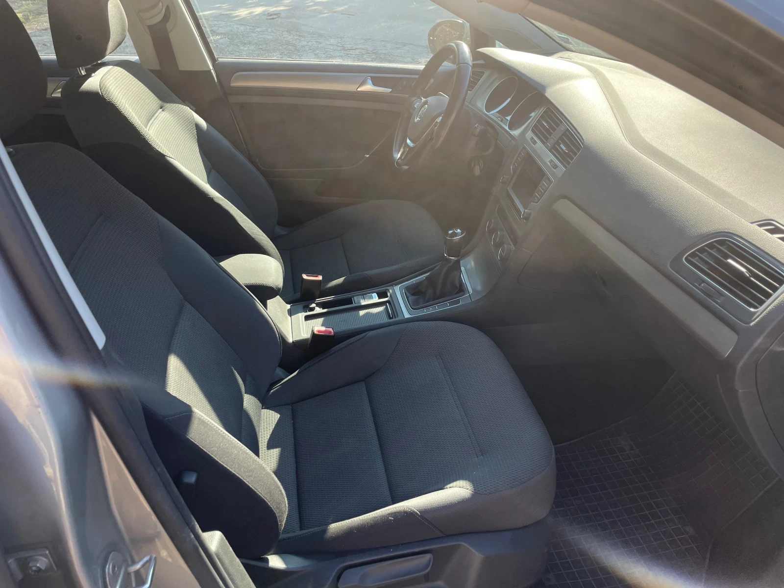VW Golf Variant 1.6TDI Europ 6b, снимка 11 - Автомобили и джипове - 54856924