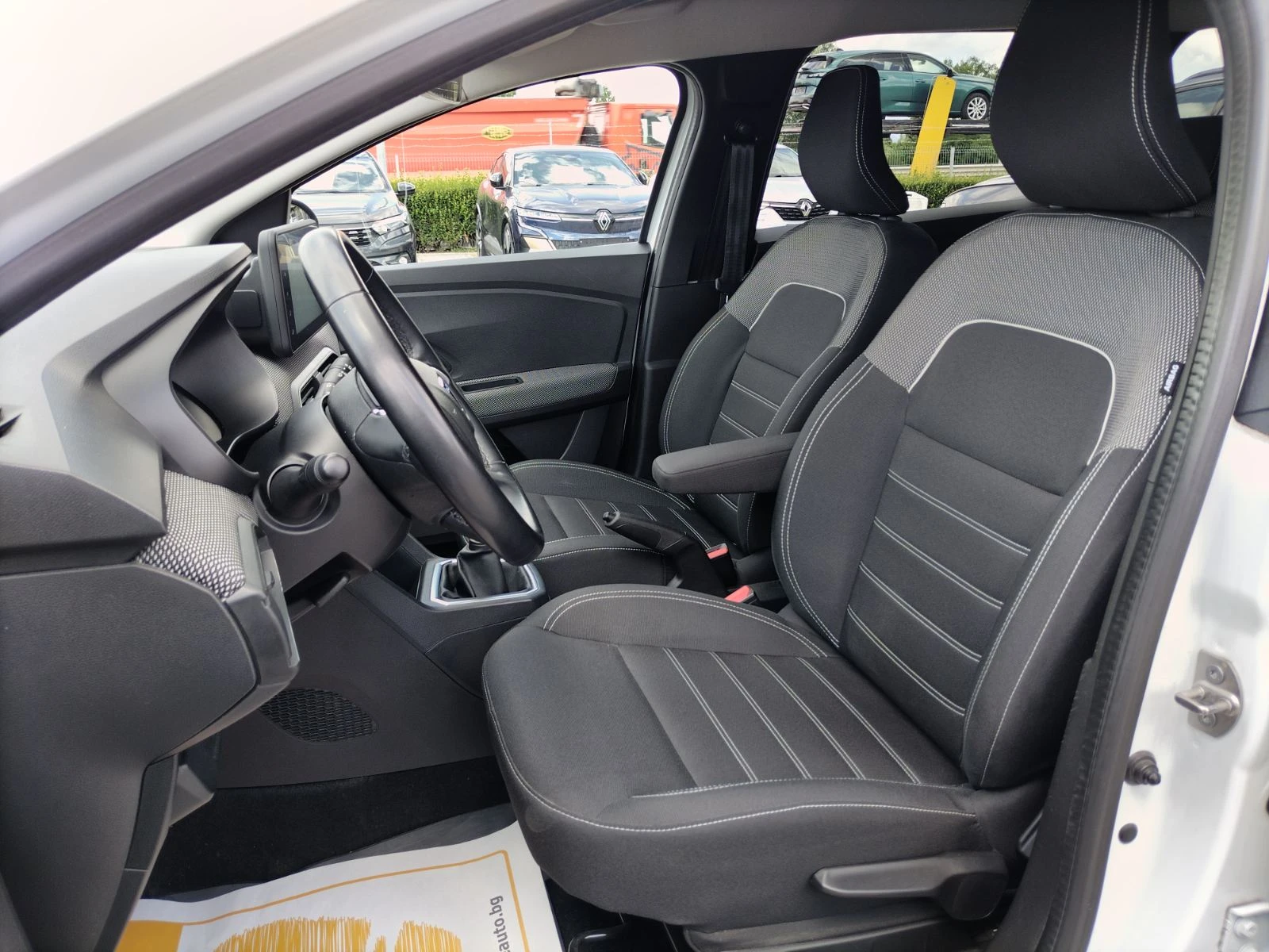 Dacia Jogger 1.0Tce/110к.с./Comfort, снимка 13 - Автомобили и джипове - 55395888