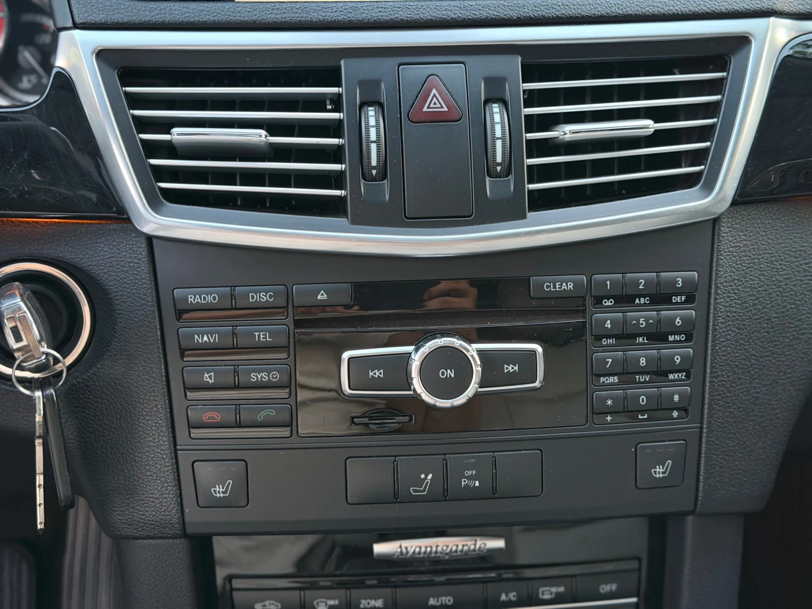 Mercedes-Benz E 350 4Matic   Keyless   Germany, снимка 9 - Автомобили и джипове - 55694951