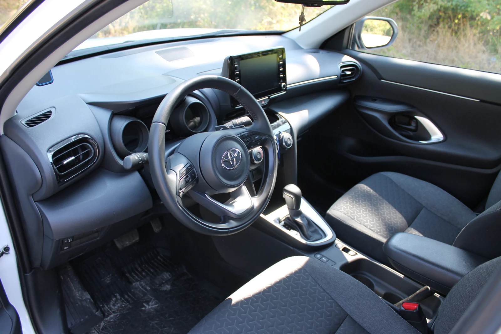 Toyota Yaris Cross 1.5 VVT-i, снимка 10 - Автомобили и джипове - 55703322
