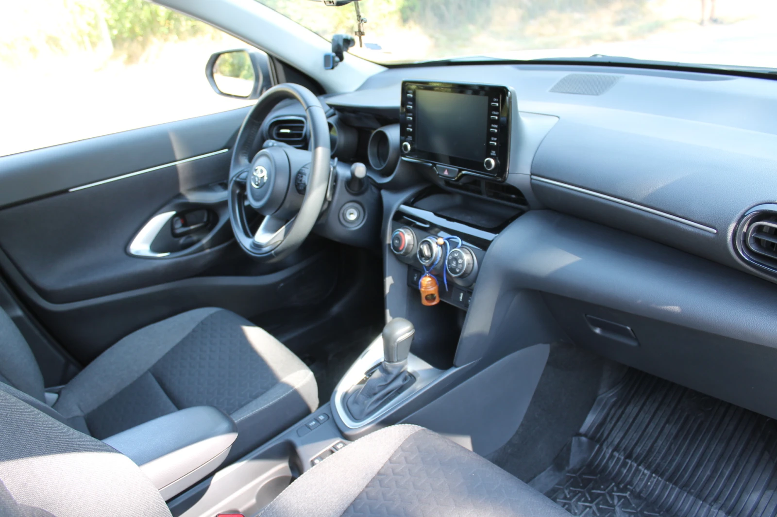 Toyota Yaris Cross 1.5 VVT-i, снимка 11 - Автомобили и джипове - 55703322