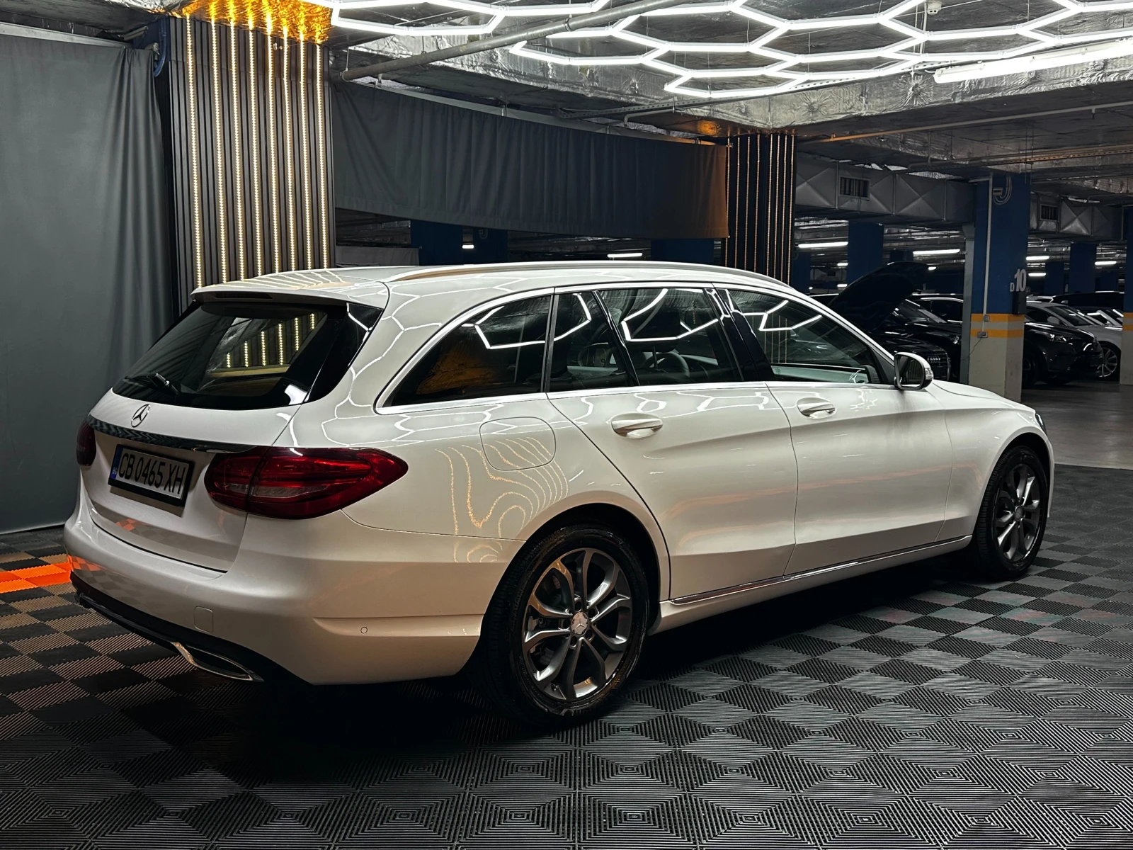 Mercedes-Benz C 200 Bluetech/Ръчни скорости/, снимка 4 - Автомобили и джипове - 56103786