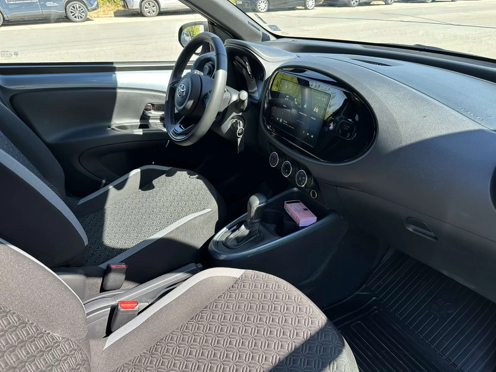 Toyota Aygo 1.0 X Pulse, снимка 12 - Автомобили и джипове - 56268302