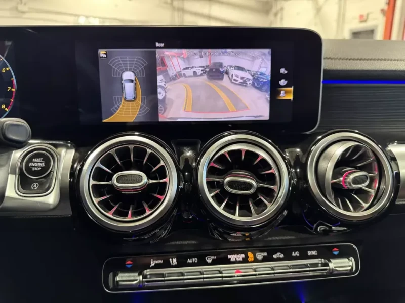 Mercedes-Benz GLB 35 AMG* 360* ПОДГРЕВ* КАМЕРИ* , снимка 16 - Автомобили и джипове - 52936585