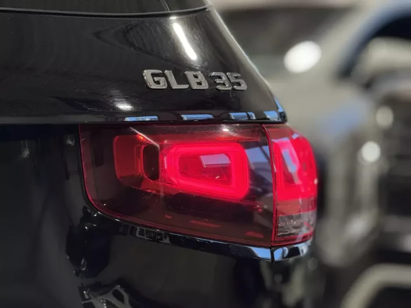 Mercedes-Benz GLB 35 AMG* 360* ПОДГРЕВ* КАМЕРИ* , снимка 5 - Автомобили и джипове - 52936585