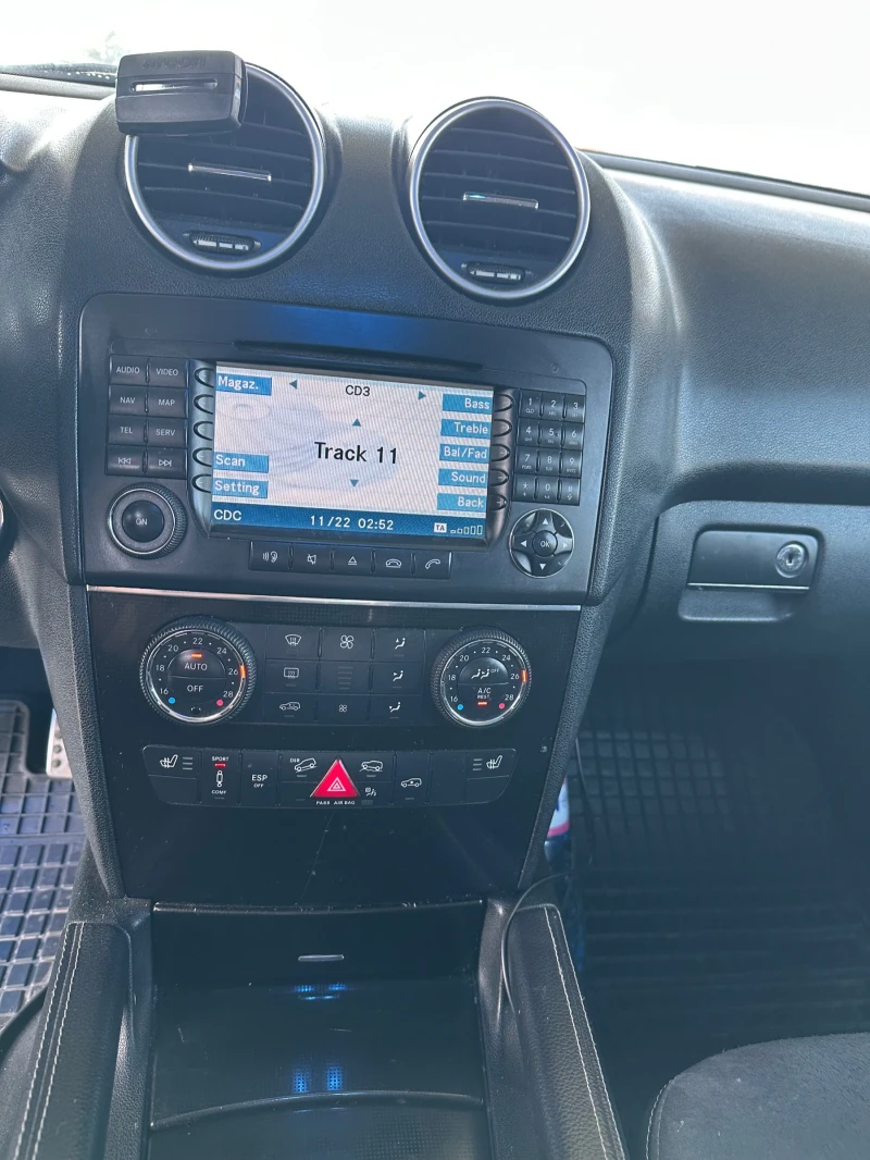 Mercedes-Benz ML 320 3.2 4MATIC 224k.c, снимка 9 - Автомобили и джипове - 52830199