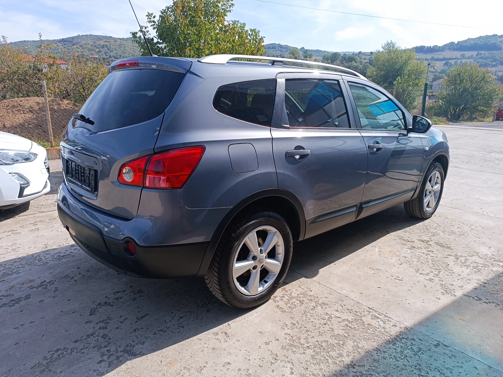 Nissan Qashqai + 2 2.0i 4x4 162000km  - изображение 8