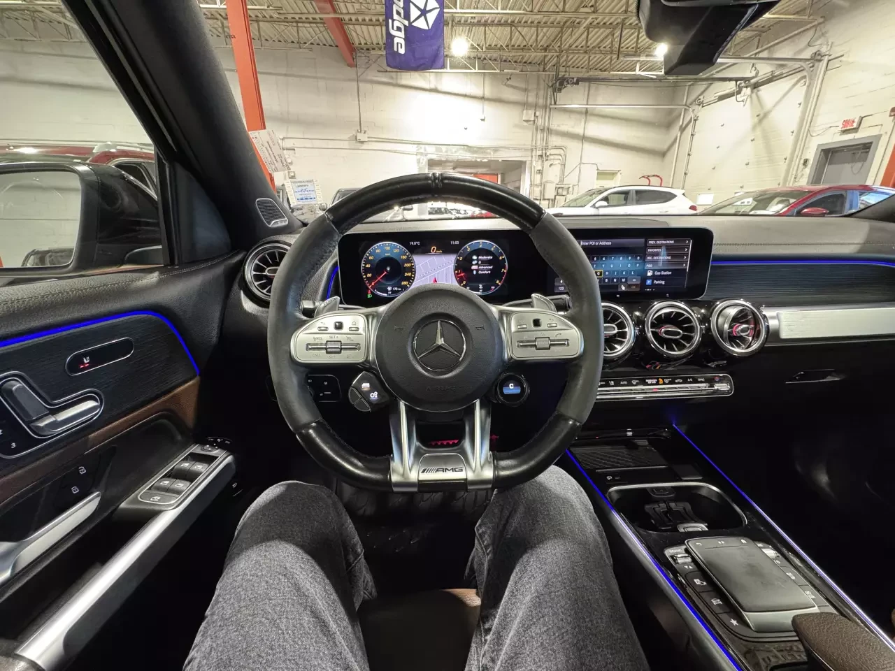 Mercedes-Benz GLB 35 AMG* 360* ПОДГРЕВ* КАМЕРИ*  - изображение 8