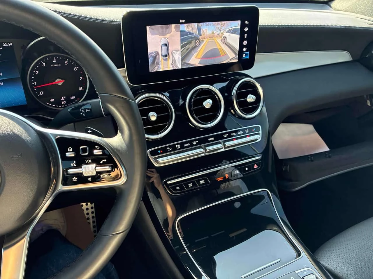 Mercedes-Benz GLC 300 | 360 | DISTRONIC | ПАНОРАМА | , снимка 9 - Автомобили и джипове - 54307132