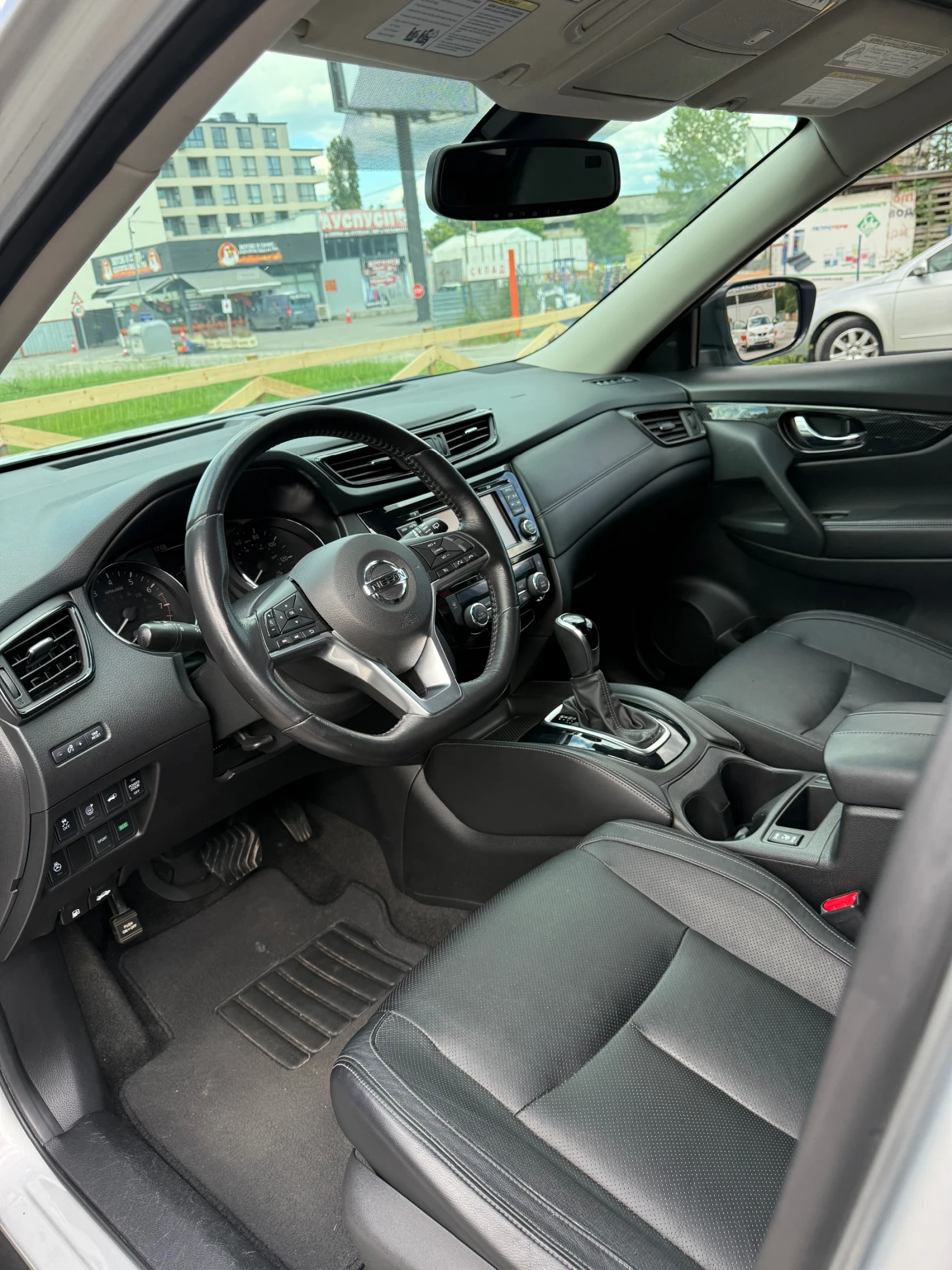 Nissan Rogue, снимка 10 - Автомобили и джипове - 54905526