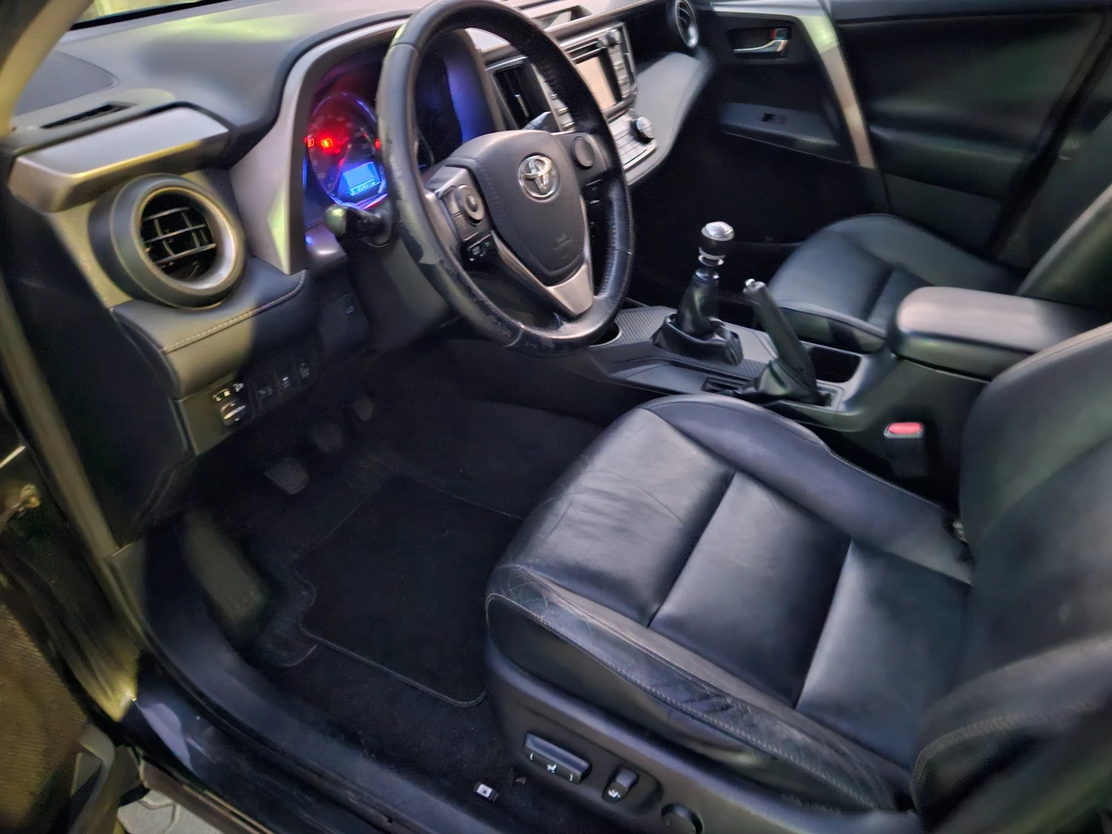 Toyota Rav4 2.0 d4d 126 k.c. 4x2, снимка 14 - Автомобили и джипове - 55052602