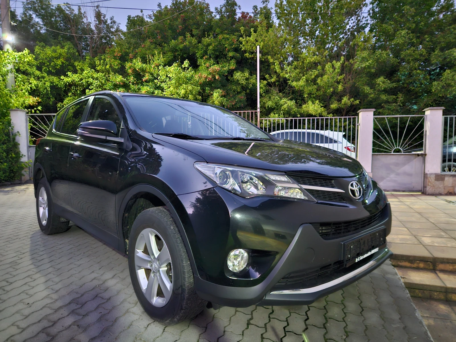 Toyota Rav4 2.0 d4d 126 k.c. 4x2, снимка 9 - Автомобили и джипове - 55052602