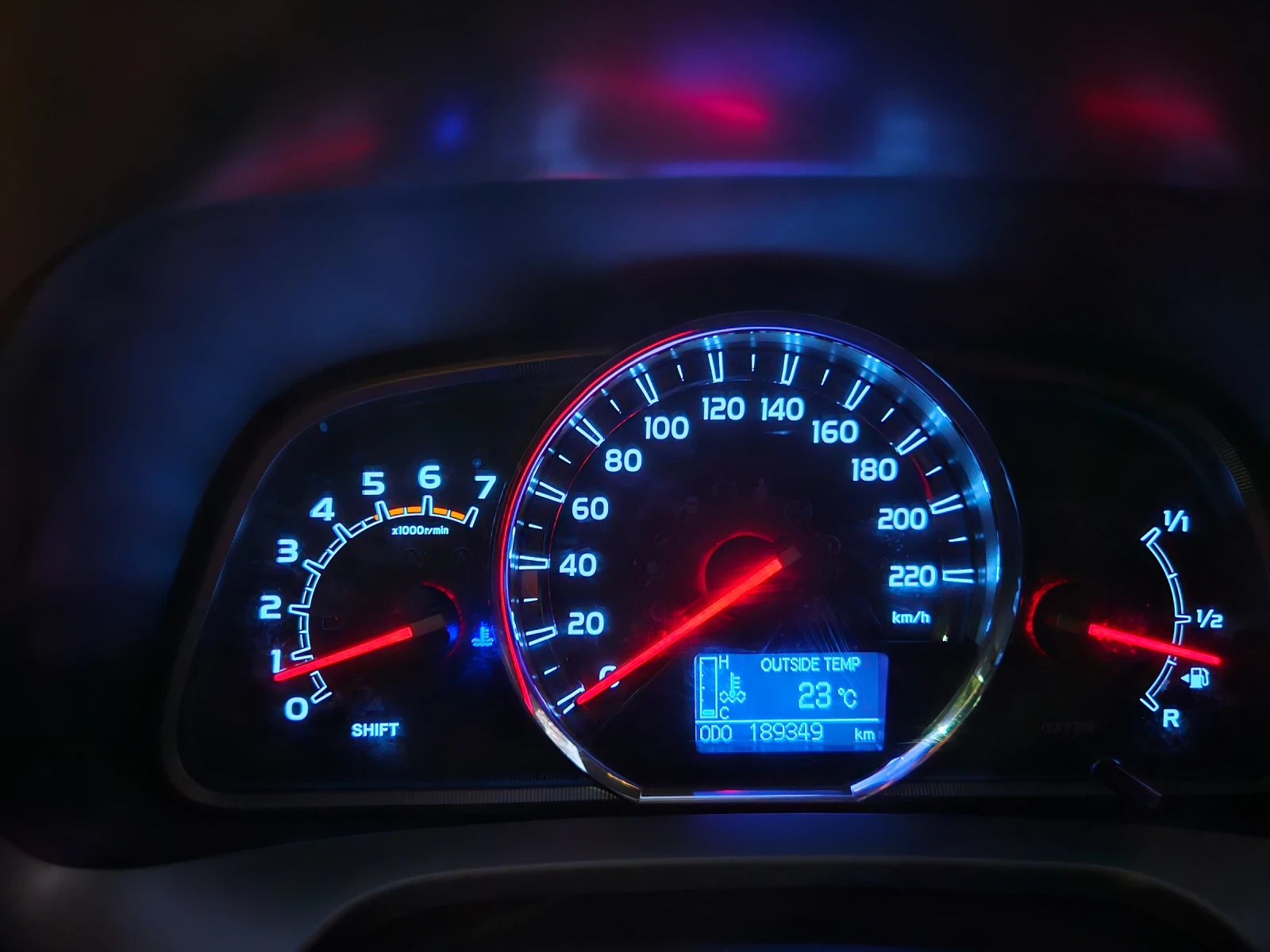 Toyota Rav4 2.0 d4d 126 k.c. 4x2, снимка 5 - Автомобили и джипове - 55052602